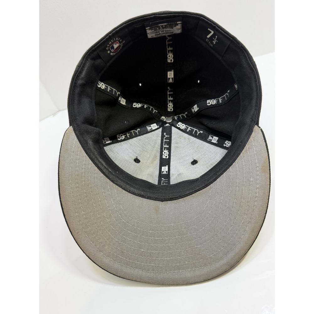 New Era 59FIFTY New York Yankees MLB Fitted Hat Cap Black on Black Size 7 1/4 - Picture 7 of 9